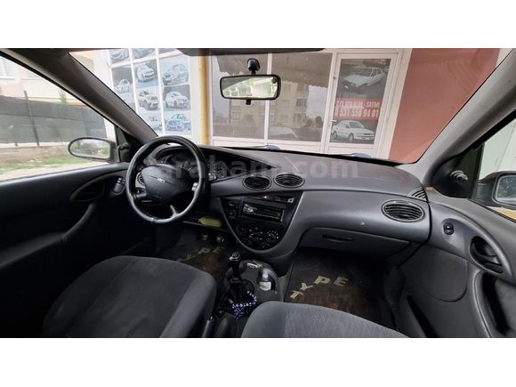 17 yıllık 2.Sahibinden Ford Focus 1.6 Ambiente 2000 Model  257.000.    km