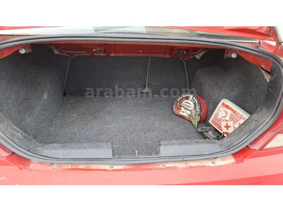 17 yıllık 2.Sahibinden Ford Focus 1.6 Ambiente 2000 Model  257.000.    km