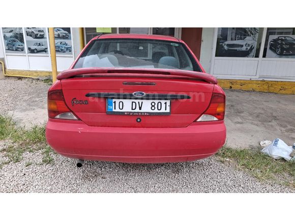 17 yıllık 2.Sahibinden Ford Focus 1.6 Ambiente 2000 Model  257.000.    km