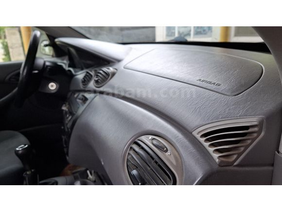 17 yıllık 2.Sahibinden Ford Focus 1.6 Ambiente 2000 Model  257.000.    km