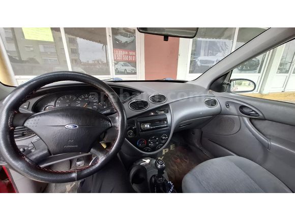 17 yıllık 2.Sahibinden Ford Focus 1.6 Ambiente 2000 Model  257.000.    km