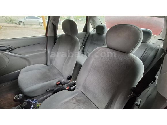 17 yıllık 2.Sahibinden Ford Focus 1.6 Ambiente 2000 Model  257.000.    km