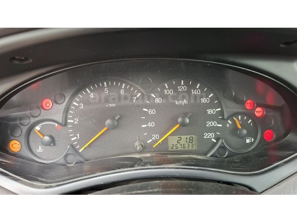 17 yıllık 2.Sahibinden Ford Focus 1.6 Ambiente 2000 Model  257.000.    km