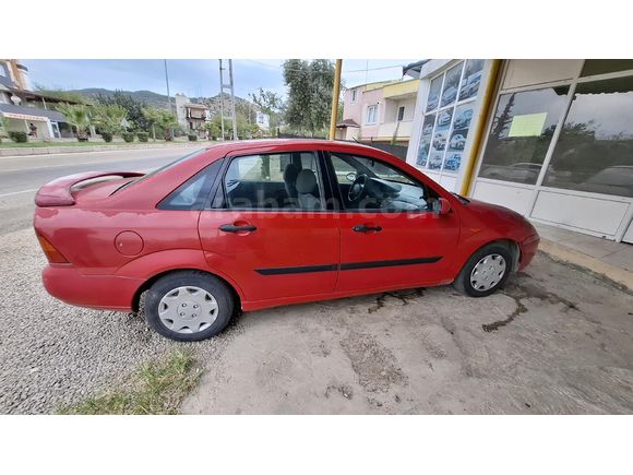 17 yıllık 2.Sahibinden Ford Focus 1.6 Ambiente 2000 Model  257.000.    km