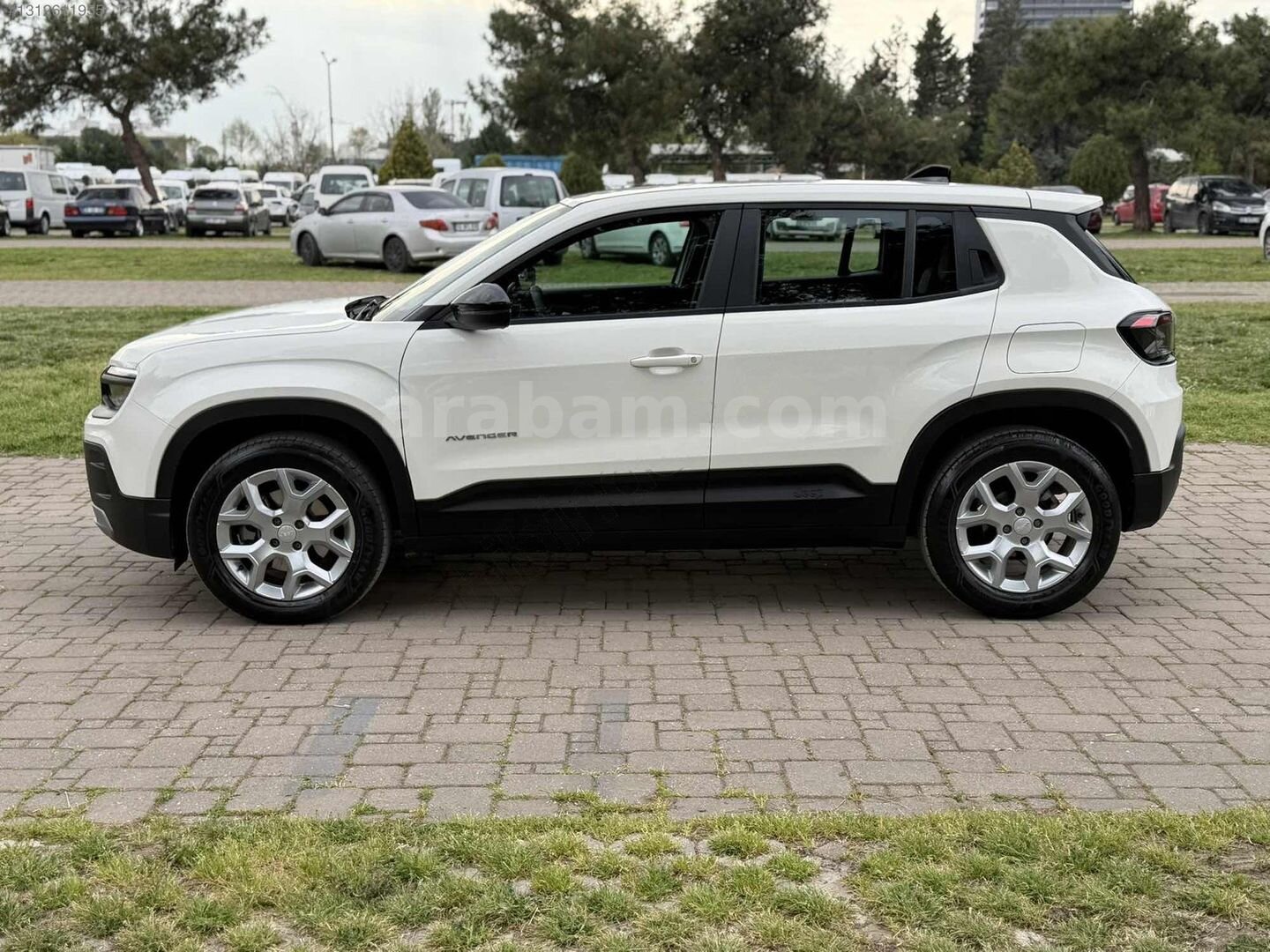 Galeriden Jeep Avenger Hybrid 1.2 Limited 2024 Model Bursa 25.650 km Beyaz 4