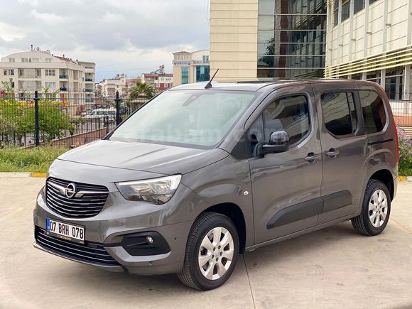 CAM TAVAN/ OTOMATİK /DEĞİŞENSİZ/ 2021 COMBO 1.5 DİZEL /73 BİN KM ‘DE  