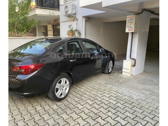 Sahibinden Opel Astra 1.6 Edition 2012 Model  96.500 km Siyah