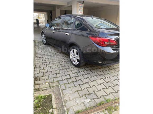 Sahibinden Opel Astra 1.6 Edition 2012 Model  96.500 km Siyah