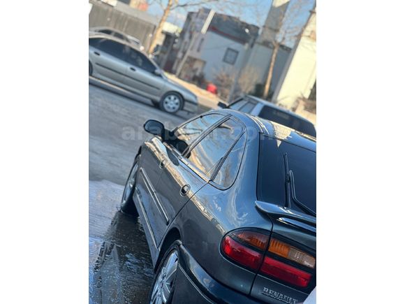 Galeriden Renault Laguna 2.0 Dynamique 2001 Model Şanlıurfa