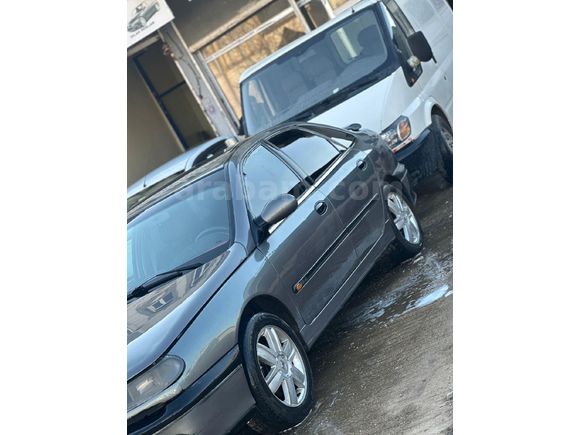 Galeriden Renault Laguna 2.0 Dynamique 2001 Model Şanlıurfa