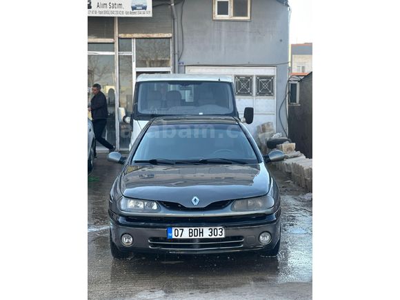 Galeriden Renault Laguna 2.0 Dynamique 2001 Model Şanlıurfa
