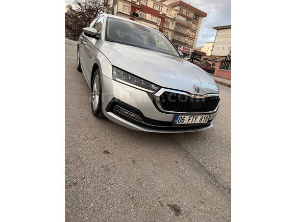 Sahibinden Skoda Octavia 1.5 e-Tec Premium 2022 Model 