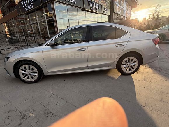 Sahibinden Skoda Octavia 1.5 e-Tec Premium 2022 Model 