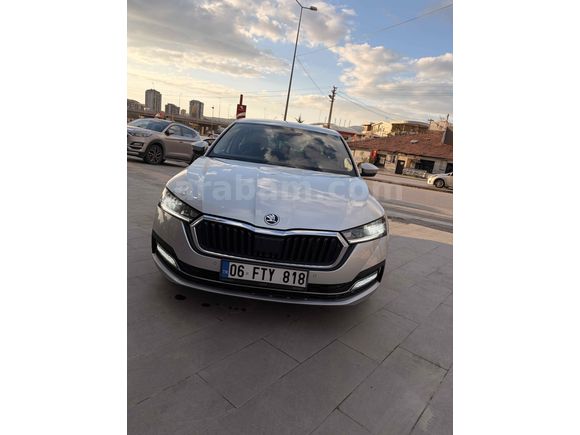 Sahibinden Skoda Octavia 1.5 e-Tec Premium 2022 Model 