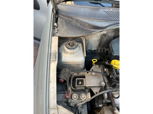 Sahibinden Renault Clio 1.4 RN 2000 Model