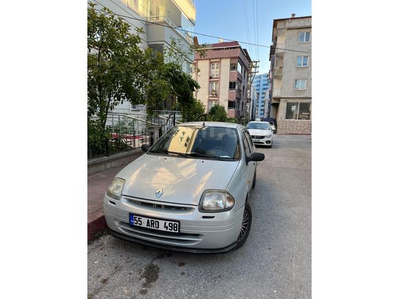Sahibinden Renault Clio 1.4 RN 2000 Model