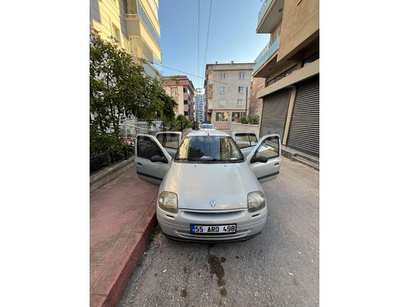 Sahibinden Renault Clio 1.4 RN 2000 Model