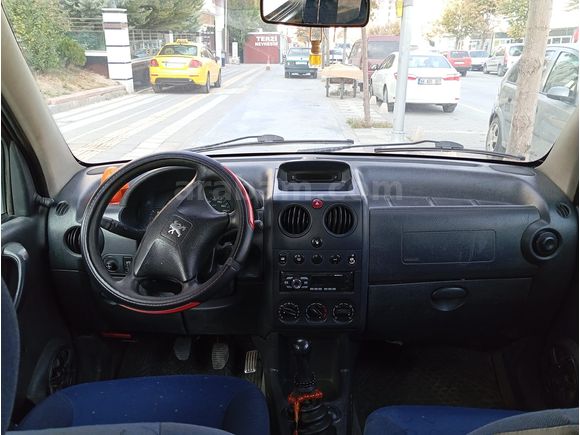Aile Aracı Peugeot Partner 1.9 D 2003 Model 