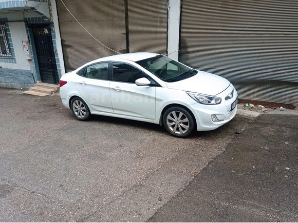 Sahibinden Hyundai Accent Blue 1.4 CVVT Mode Plus 2012 Model