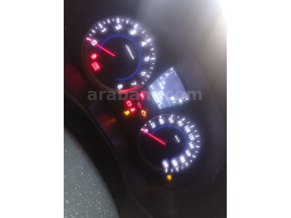 Sahibinden Hyundai Accent Blue 1.4 CVVT Mode Plus 2012 Model