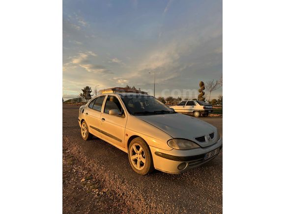 Sahibinden Renault Megane 1.6 RXi 2001 Model 