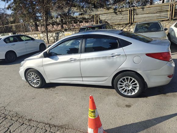 Sahibinden Hyundai Accent Blue 1.4 D-CVVT Mode Plus 2014 Model İstanbul