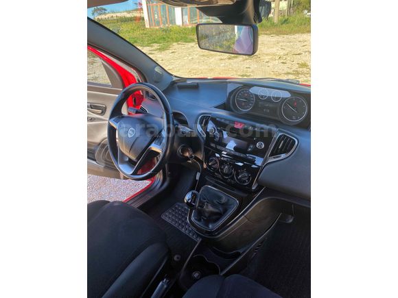 Sahibinden Lancia Ypsilon 1.3 Mjet 2013 Model 