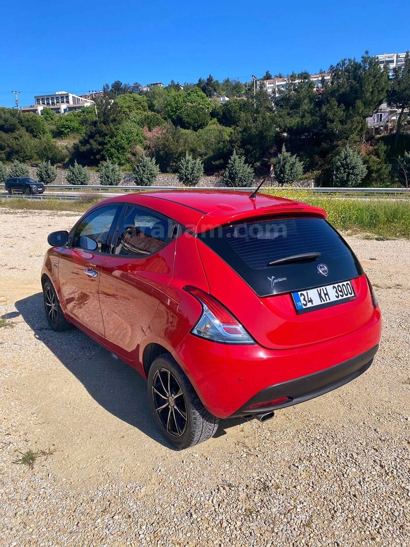 Sahibinden Lancia Ypsilon 1.3 Mjet 2013 Model Çanakkale 177.000 km Kırmızı 4
