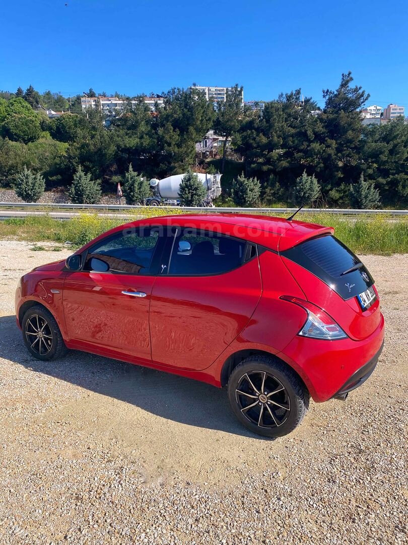 Sahibinden Lancia Ypsilon 1.3 Mjet 2013 Model Çanakkale 177.000 km Kırmızı 6
