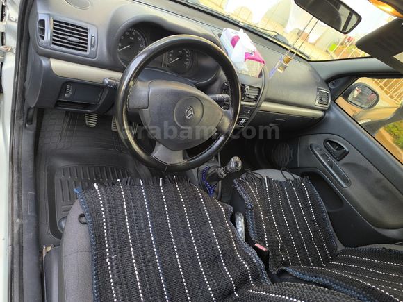 Sahibinden Renault Clio 1.2 Authentique 2005 Model  160.000 km Gri