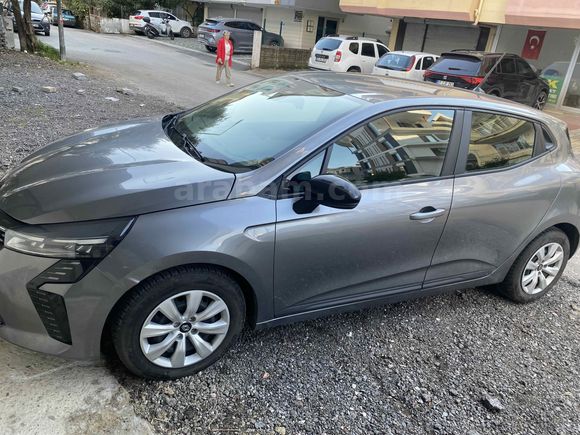 Sahibinden Renault Clio 1.0 TCe Evolution 2023 Model Antalya