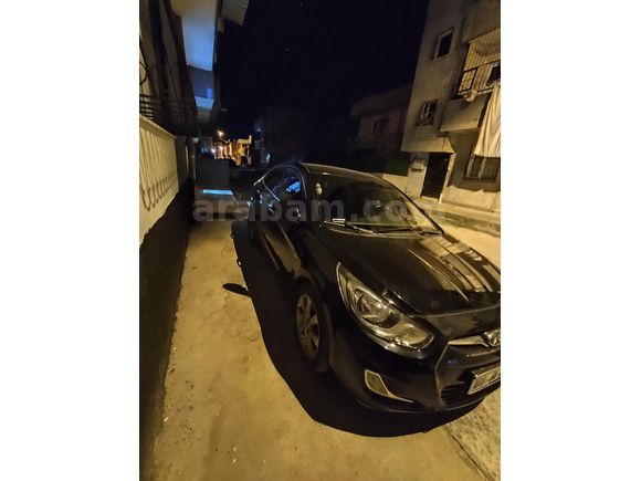 Sahibinden Hyundai Accent Blue 1.4 CVVT Mode Plus 2012 Model