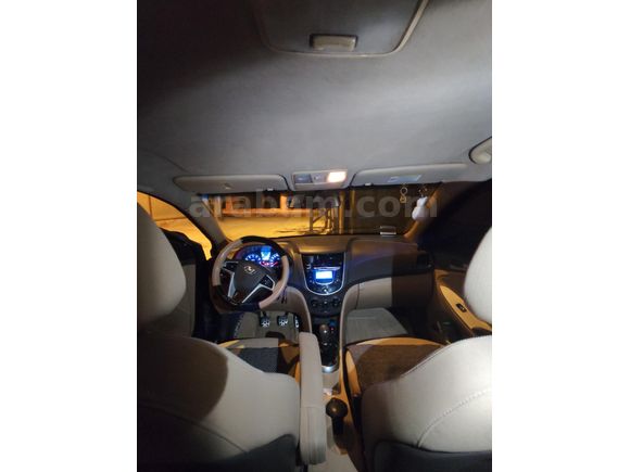 Sahibinden Hyundai Accent Blue 1.4 CVVT Mode Plus 2012 Model