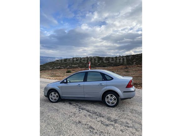 Sahibinden Ford Focus 1.6 TDCi Ghia 2006 Model  310.000 km Mavi