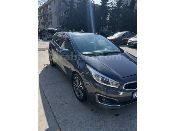 Sahibinden Kia Ceed 1.6 CRDi Premium 2017 Model 