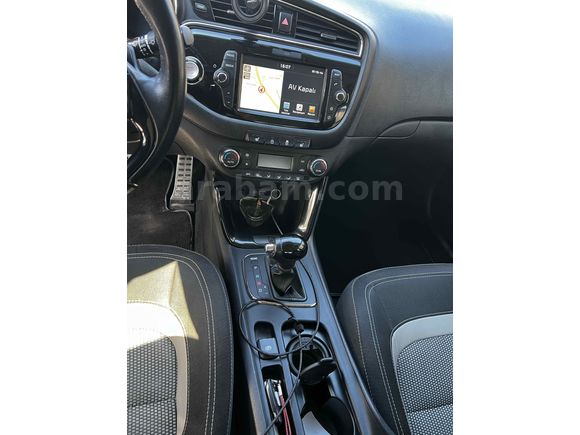 Sahibinden Kia Ceed 1.6 CRDi Premium 2017 Model 