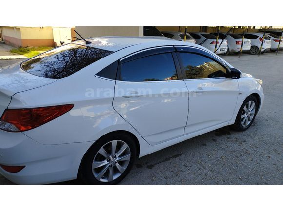Sahibinden Hyundai Accent Blue 1.4 D-CVVT Mode Plus 2016 Model