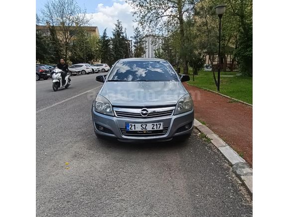 Memurdan Opel Astra 1.6 Enjoy Plus 2011 Model
