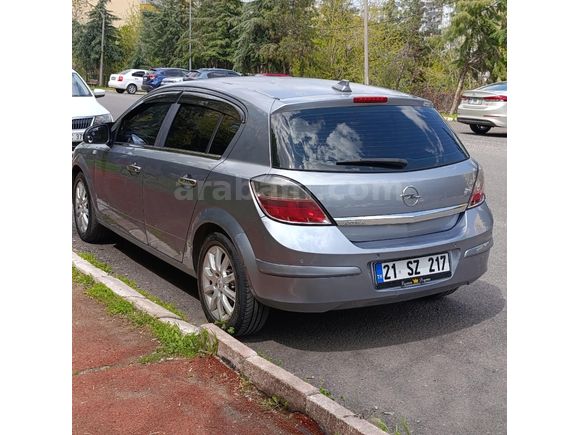 Memurdan Opel Astra 1.6 Enjoy Plus 2011 Model
