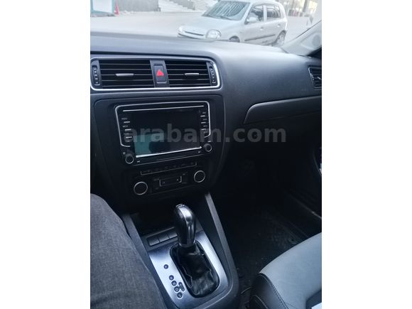 Volkswagen Jetta  1.6 tdı high line dsg