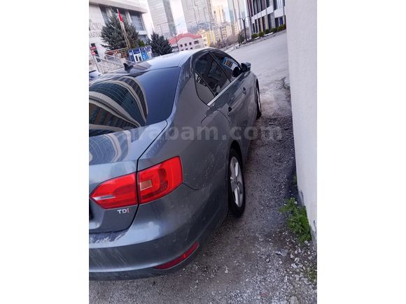 Volkswagen Jetta  1.6 tdı high line dsg