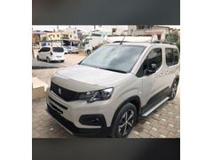 Peugeot Rifter 1.5 BlueHDI GT Line Üst Model Binek Araç Takaslı