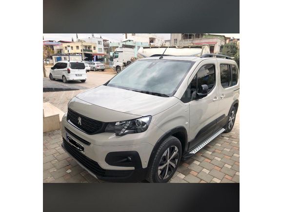 Peugeot Rifter 1.5 BlueHDI GT Line Üst Model Binek Araç Takaslı