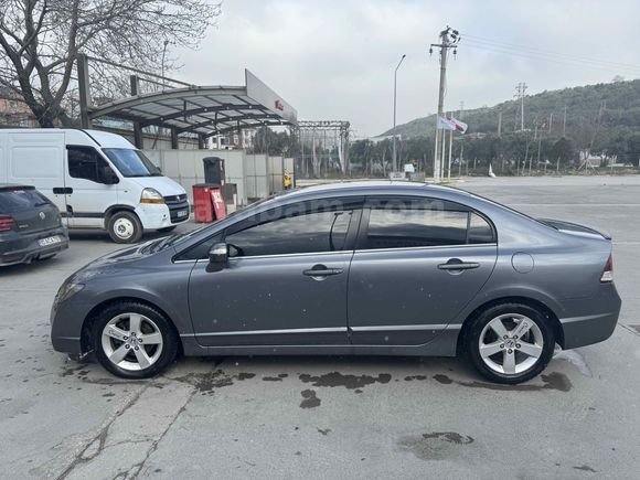Sahibinden Honda Civic 1.6i VTEC Premium 2011 Model 