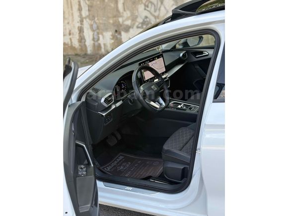 Sahibinden Seat Leon 1.5 eHybrid FR 2025 Model 