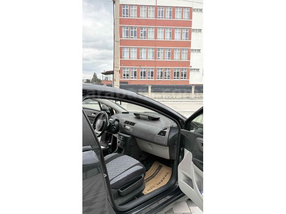 Sahibinden Citroen C4 1.6 SX 2006 Model  246.000 km Siyah