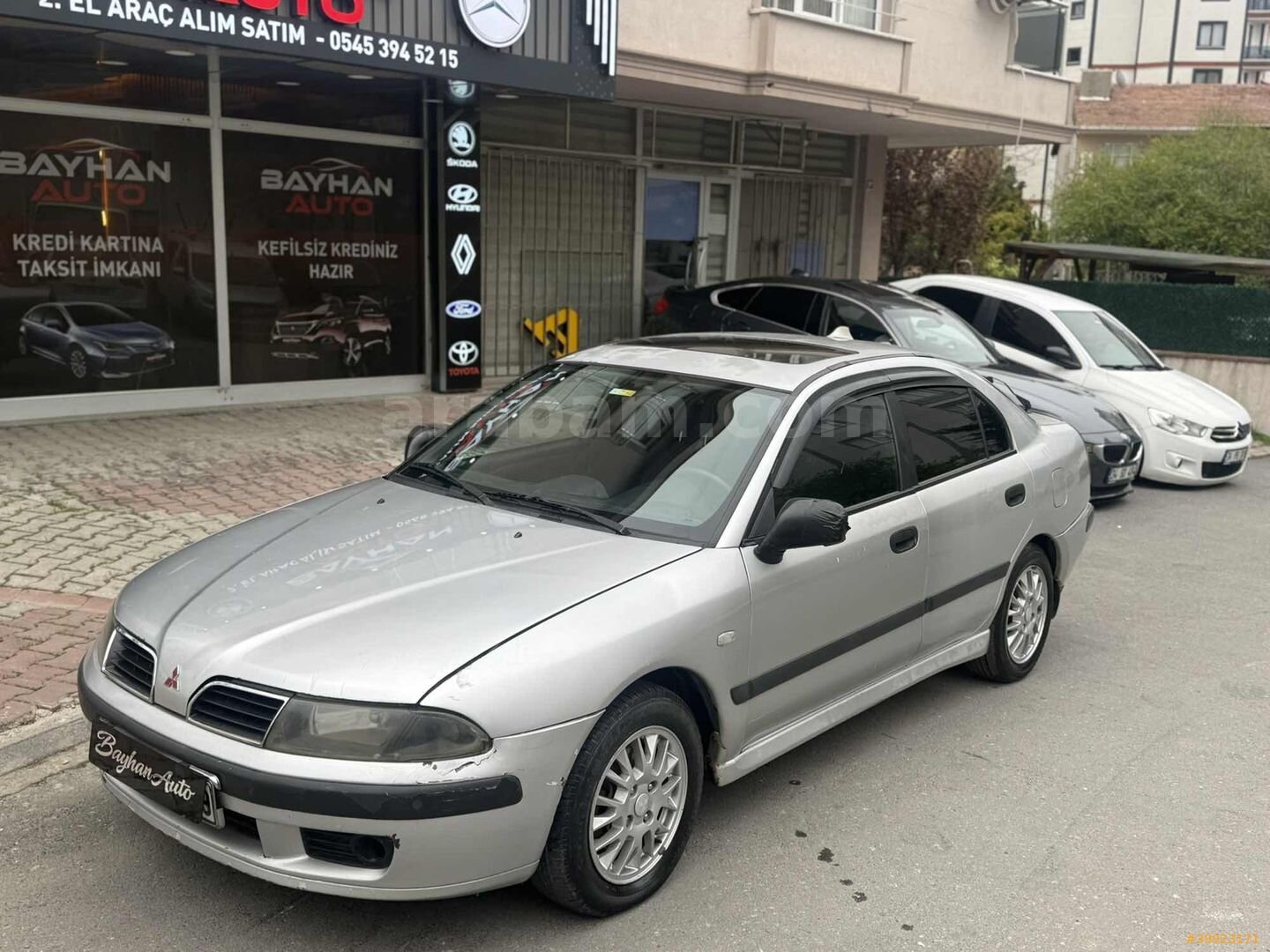 Galeriden Mitsubishi Carisma 1.6 Avance 2002 Model İstanbul 380.000 km Gri 2