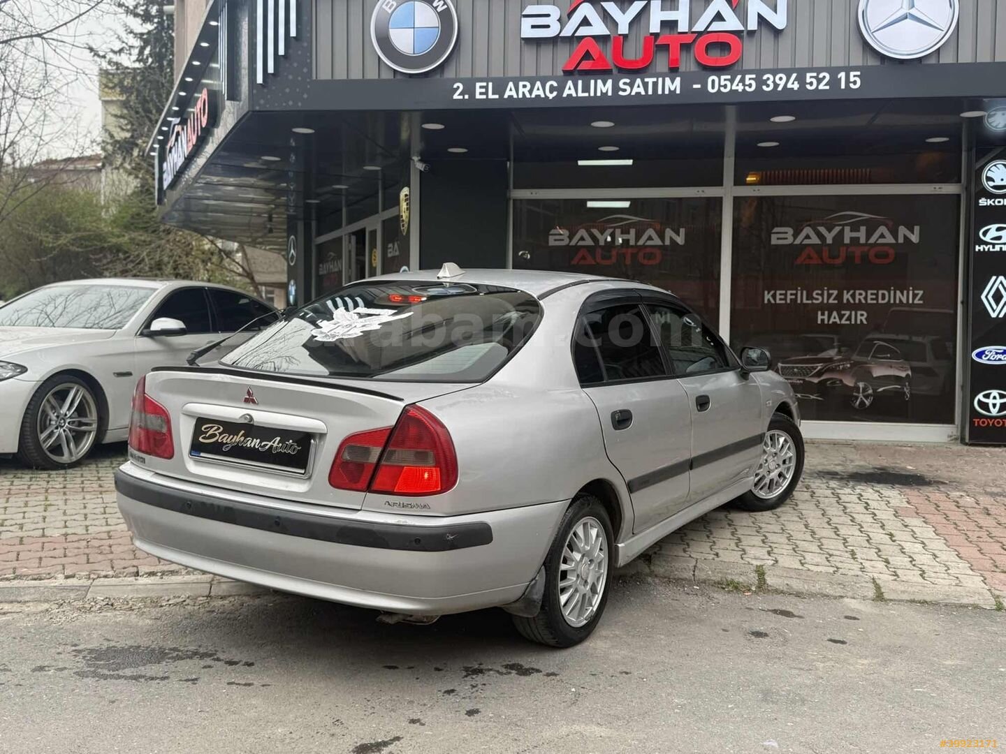 Galeriden Mitsubishi Carisma 1.6 Avance 2002 Model İstanbul 380.000 km Gri 7