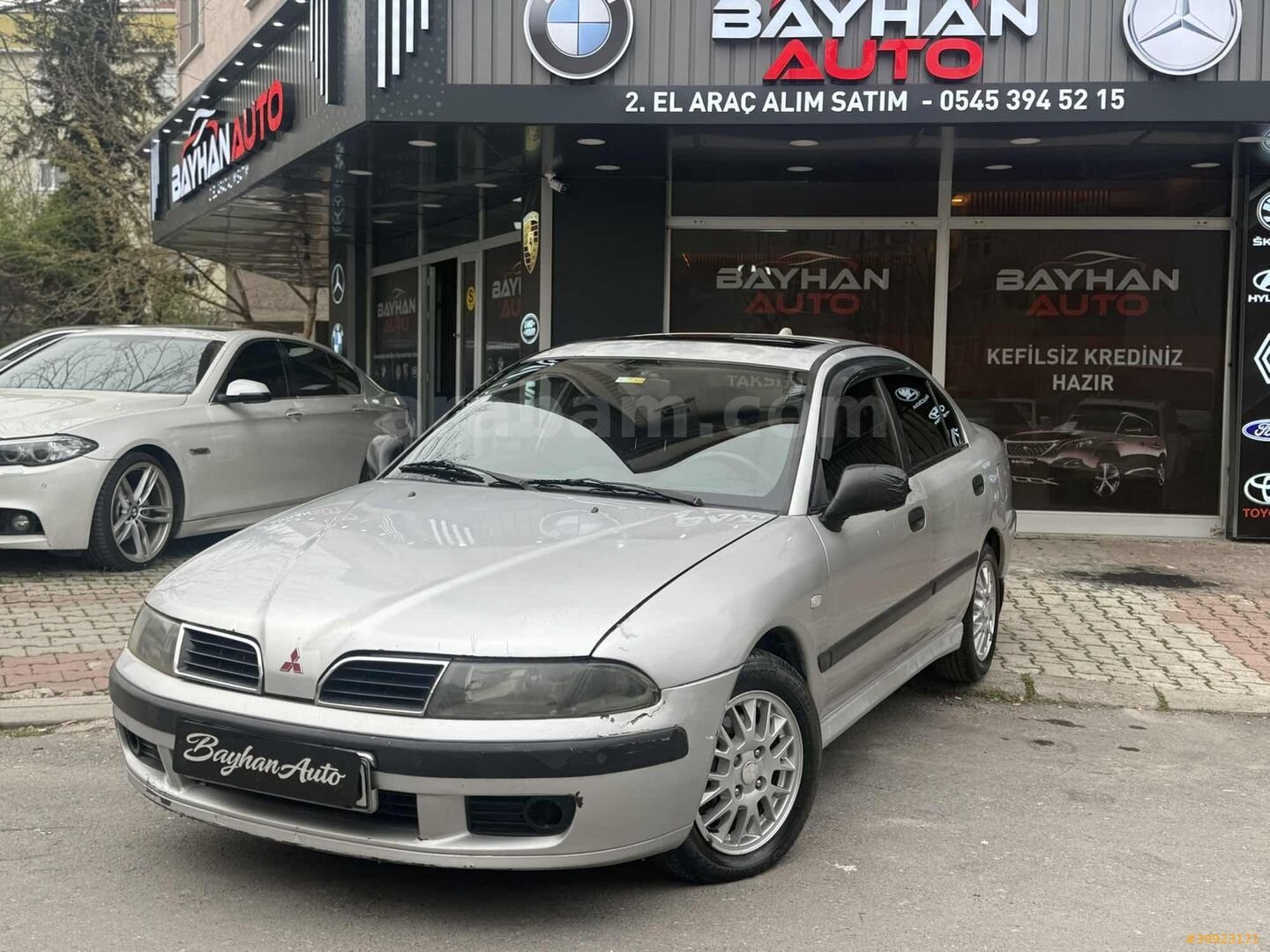 Galeriden Mitsubishi Carisma 1.6 Avance 2002 Model İstanbul 380.000 km Gri 1