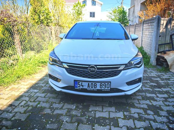 Acil satılık Sahibinden Opel Astra 1.4 T Dynamic 2018 Model  45.000 km Beyaz